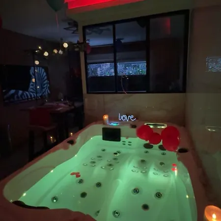 Love Room شقة